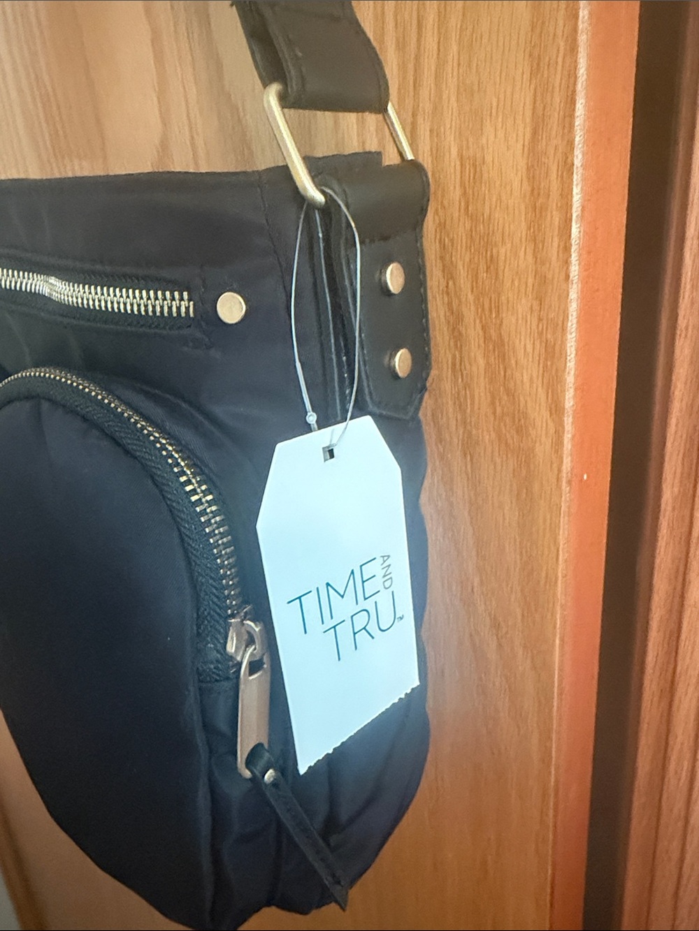 🫶🏼5 for $45!!🫶🏼Time and Tru Black Crossbody Bag with Dual Front Pockets - Picture 2 of 3